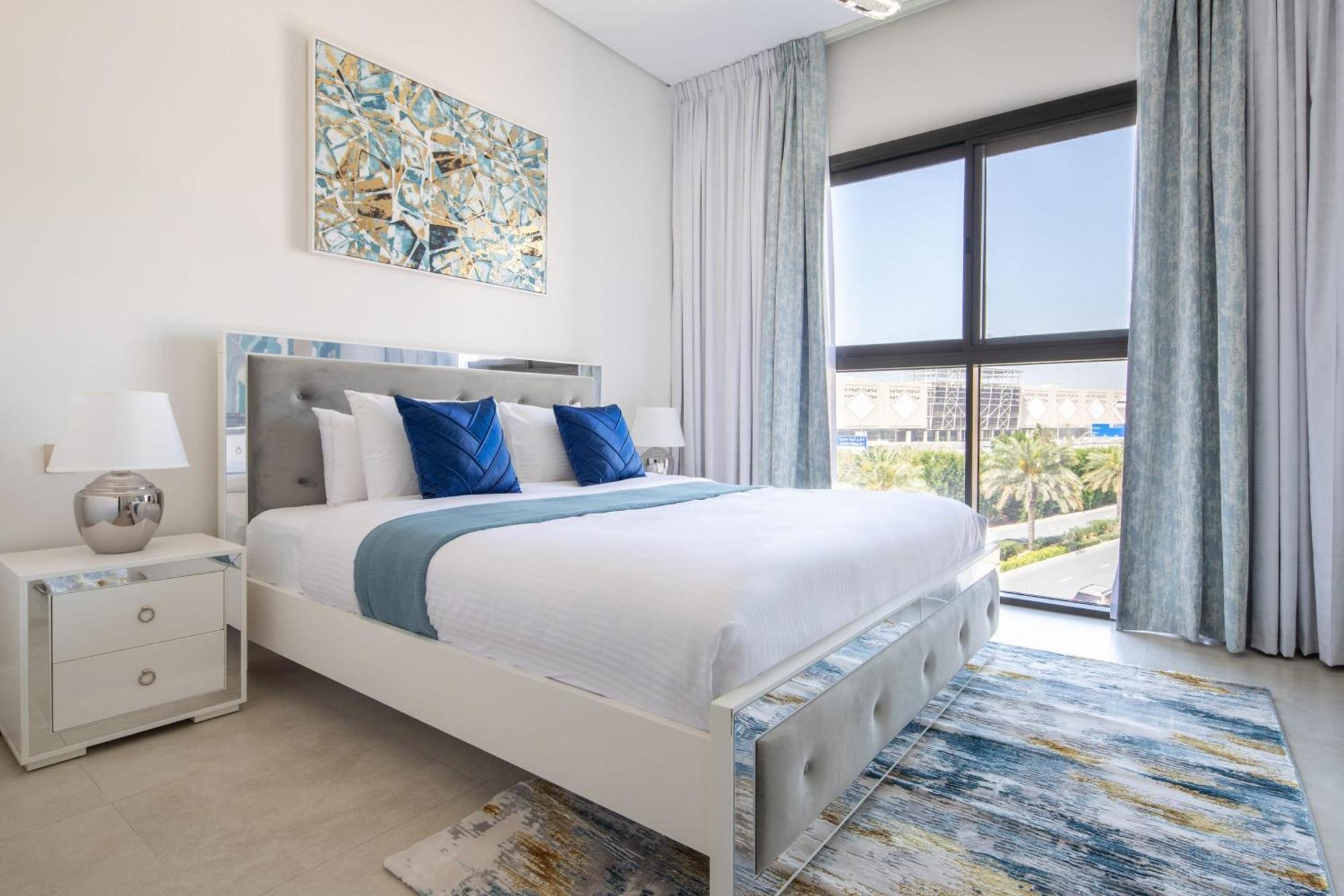 Frank Porter - Eleganz By Danube Apartment Dubai