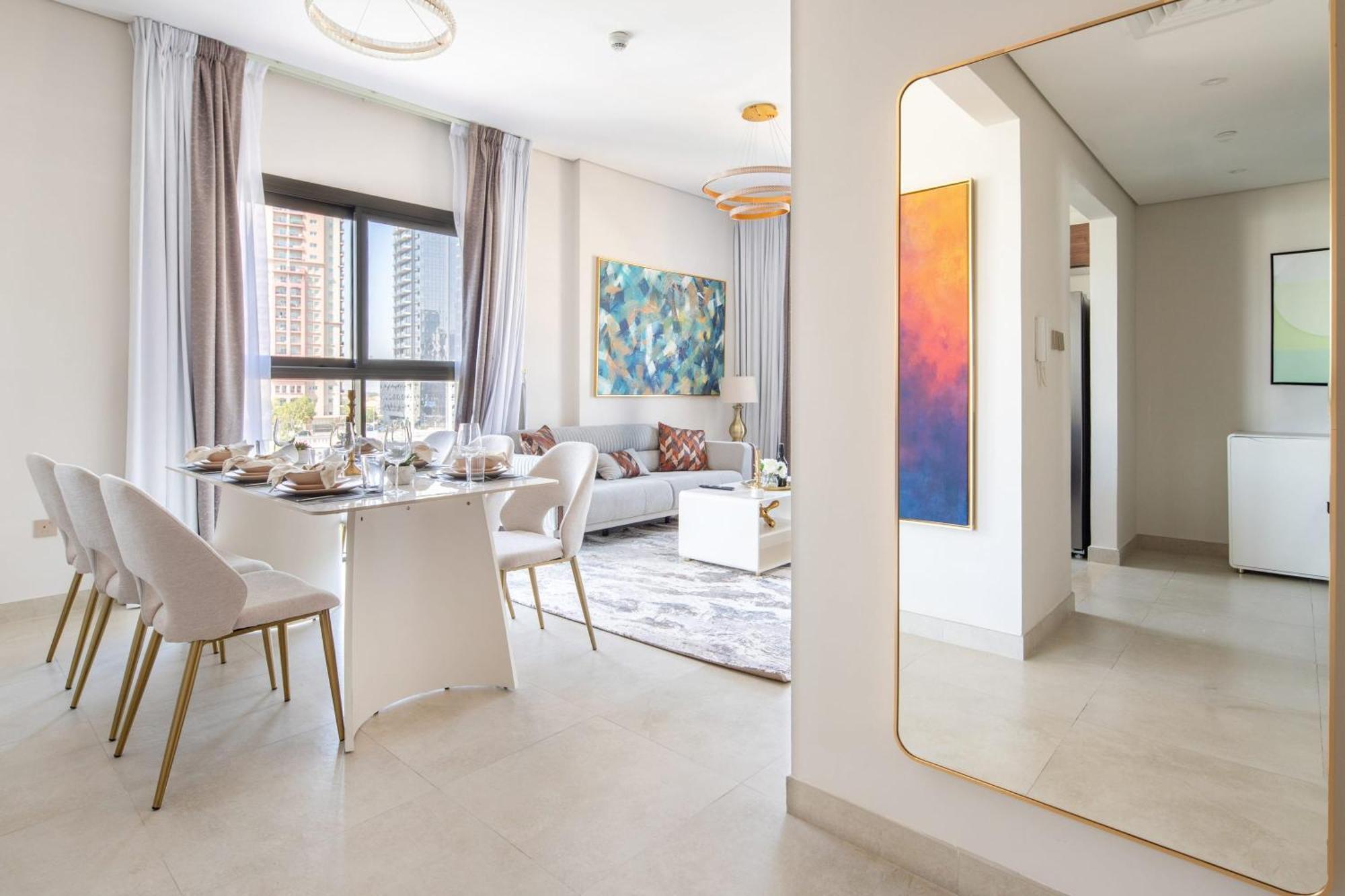 Frank Porter - Eleganz By Danube Apartment Dubai