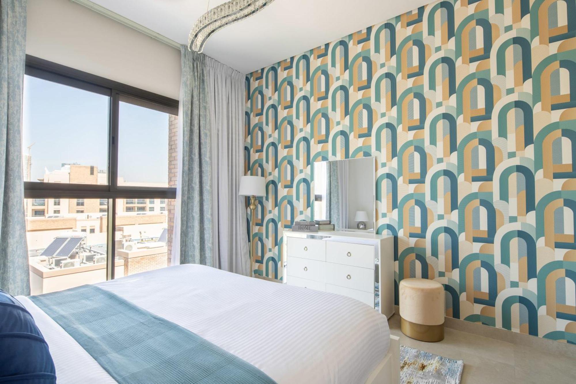 Frank Porter - Eleganz By Danube * Dubai