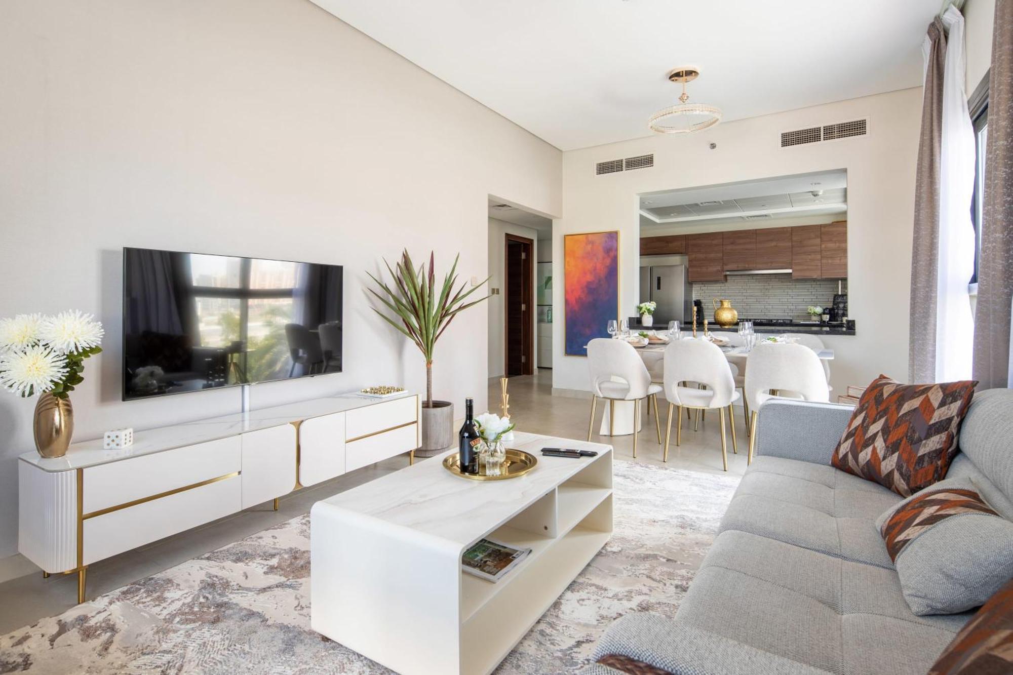 Frank Porter - Eleganz By Danube Apartment Dubai